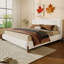 Élégant lit tapissier Terry, pieds en bois brun foncé et design luxueux