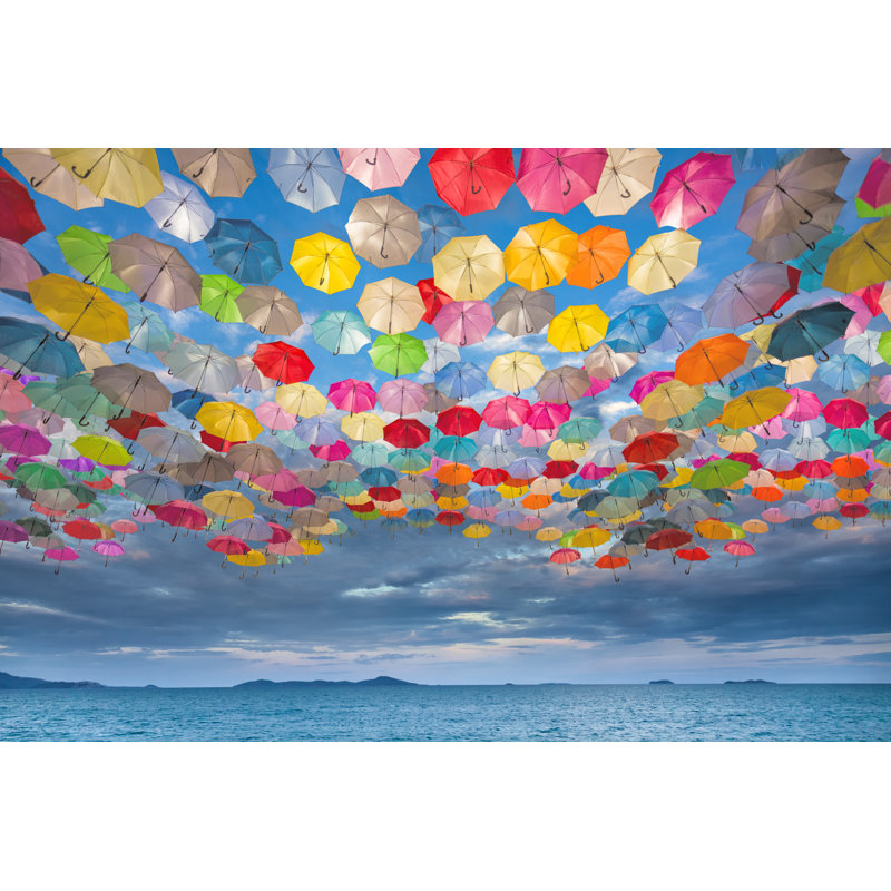 Parapluies abstraits volant dans le ciel sur toile par Avesun, H 8 po x l 12 po x P 1,25 po