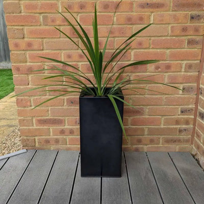 Babrow Metal Planter Box