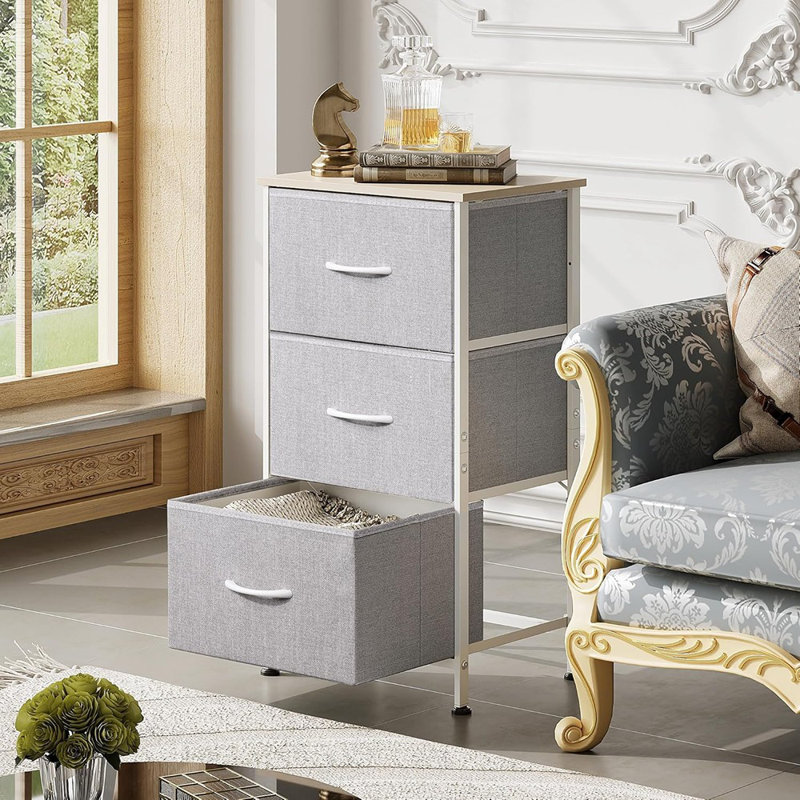 Table de chevet avec 3 tiroirs, commode en tissu, unité de rangement, commode de rangement pour chambre à coucher, couloir, vestibule, garde-robe, structure en acier robuste, plateau en bois, poignée facile à tirer, gris clair