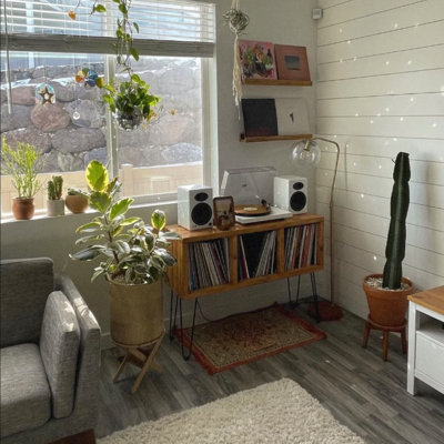 3Sec Vinyl Record Storage by 17 Stories