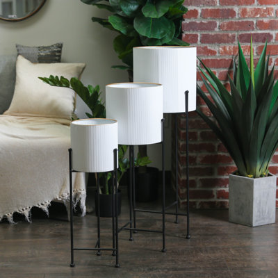 Kutz Metal Pot Planter