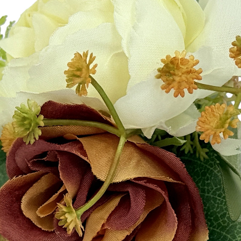 Ensemble de 6 boutonnières de pivoines en soie orange pour hommes, avec épingles et bracelet de perles. Accessoire floral pour mariage et cérémonie, idéal pour le marié et ses garçons d'honneur.