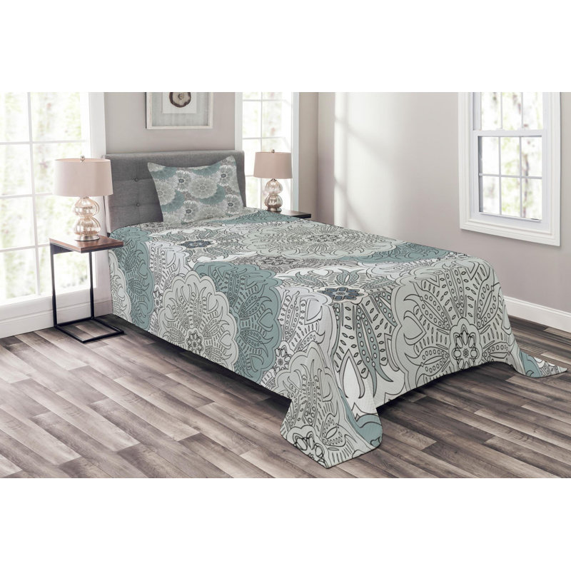 Traditional Polyester Floral Coverlet, Twin Coverlet + 1 Sham