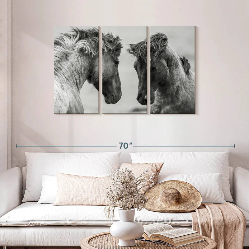Chevaux de combat monochromes, H 28 po x l 45 po