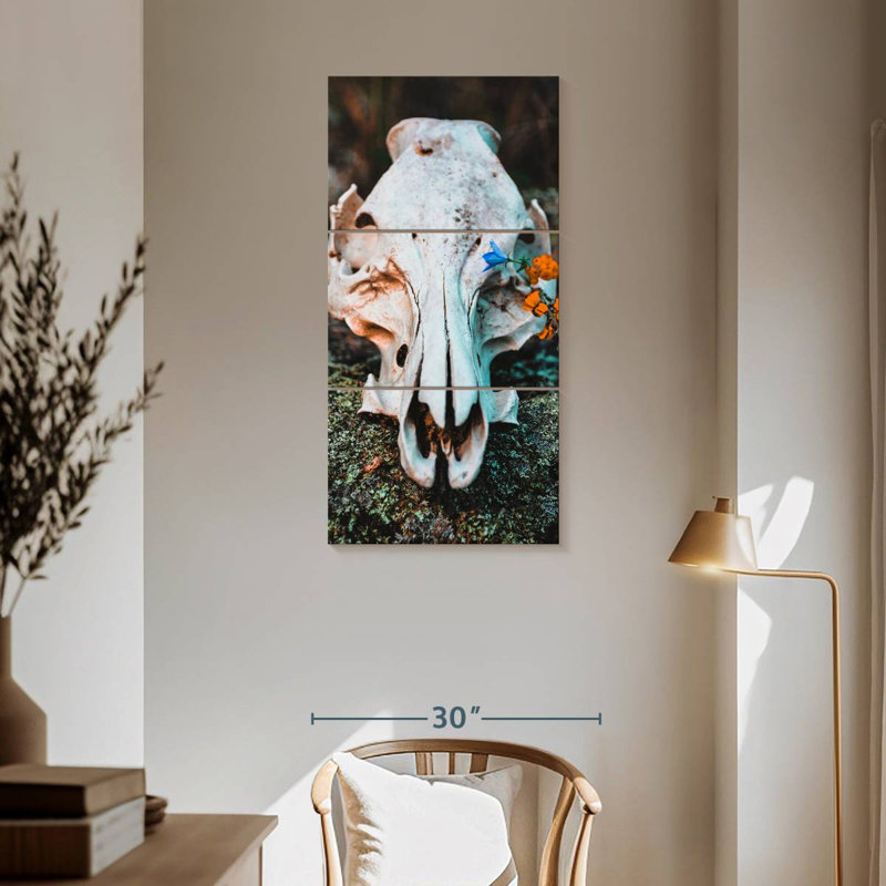 Crâne avec fleurs, H 62 po x l 30 po