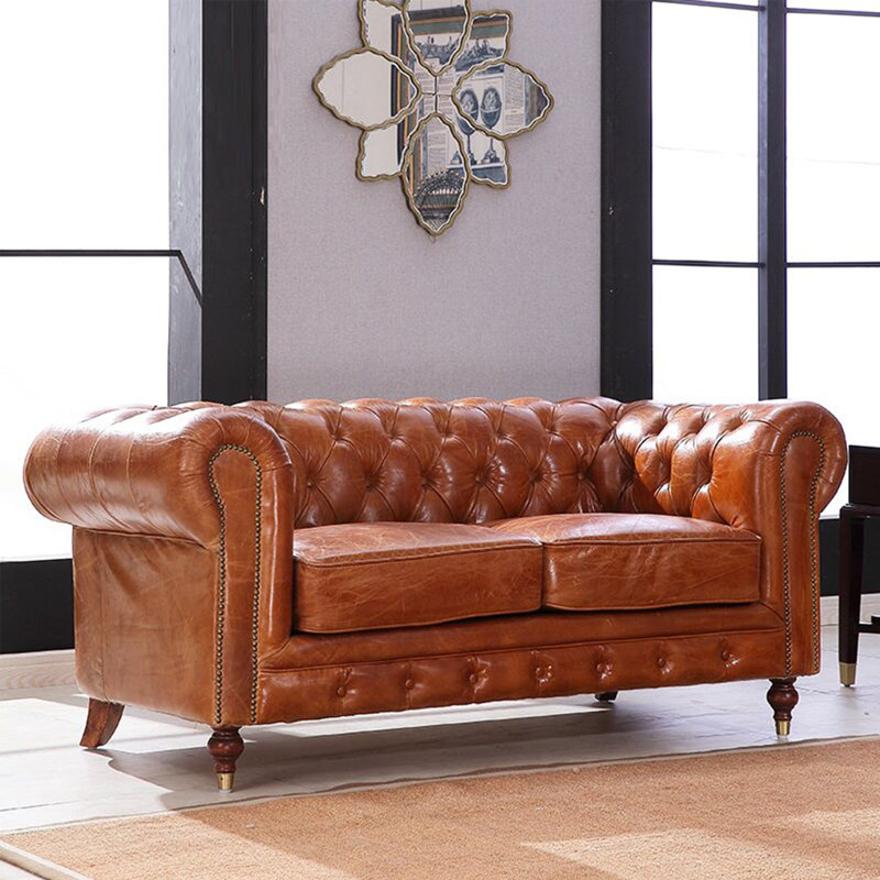 Canapé en cuir de luxe de style médiéval., L 70,8 po