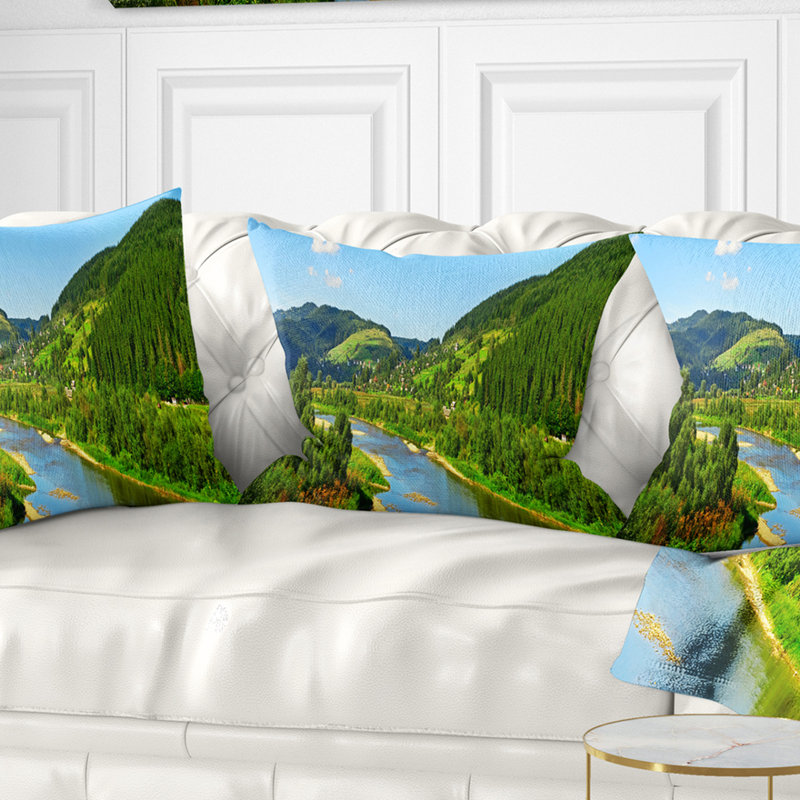 Coussins verts et rivière - paysage imprimé, 16 po x 1 po, Coussin décoratif