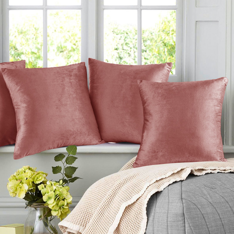 Ensemble de 4 coussins décoratifs en velours Nestl, H 22 po x l 22 po, Rose brumeux