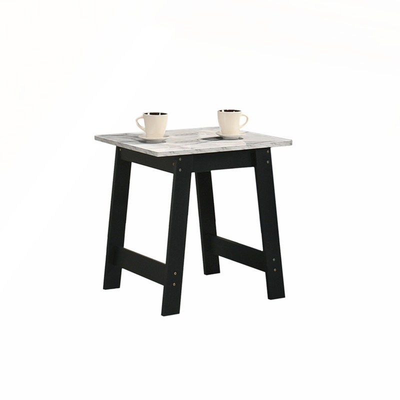 Table de bout noire avec finition en faux marbre