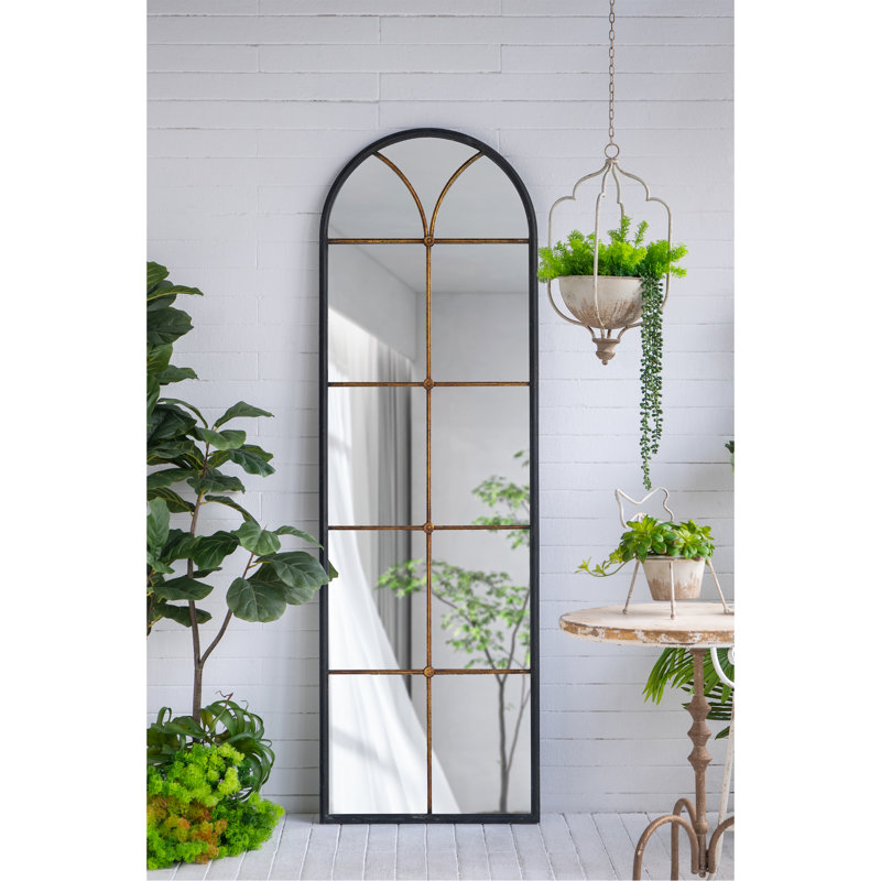 Miroir de plancher arqué 23,5 x 74,5 po avec motif de vitre noir et doré
