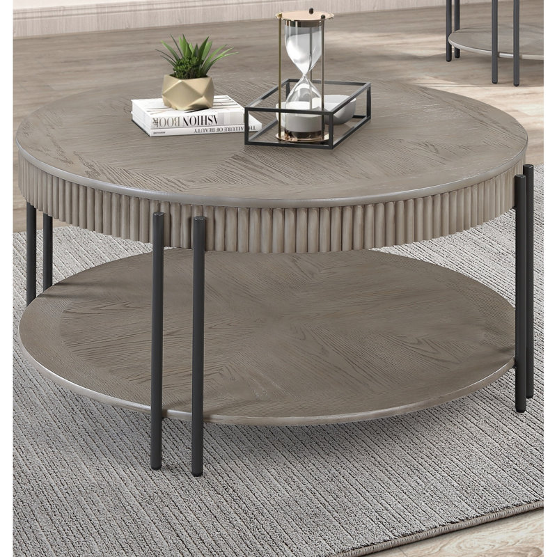 Table basse brun / brun clair avec pieds en métal et rangement dans le salon