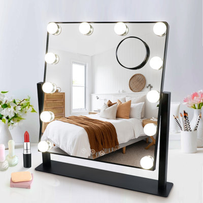 Miroir grossissant avec commode en métal