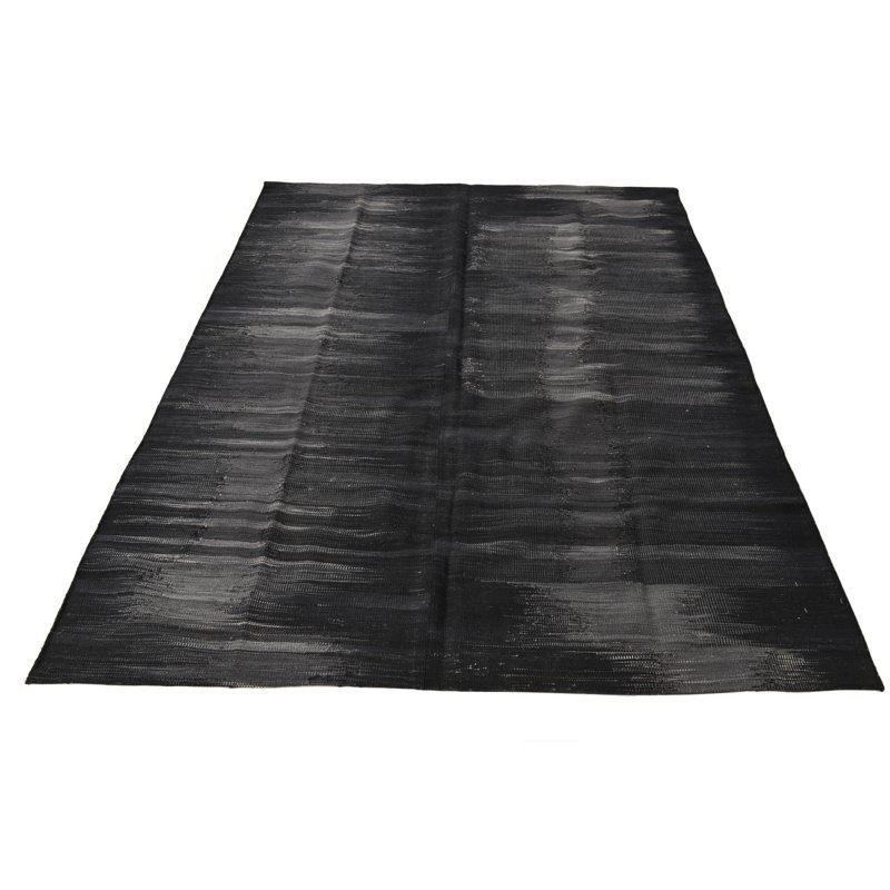 Tapis noir 5 x 8 Petrella