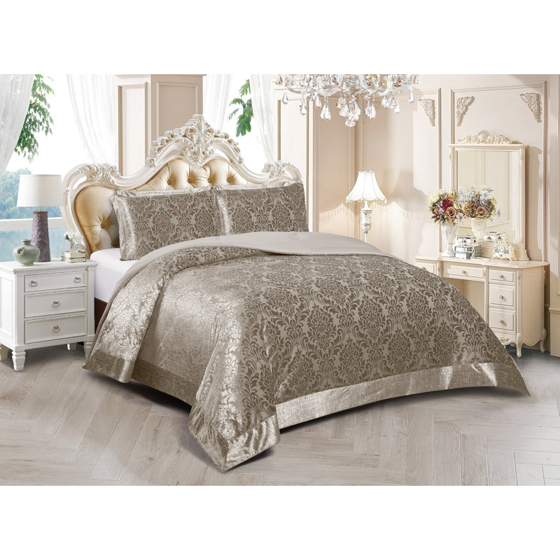 Velvet Damask Bedspread with Pillow Shams, Mink, Double Bedspread + 2 Standard Shams