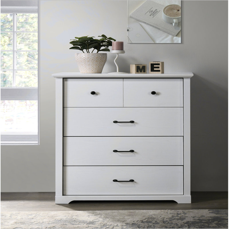 Commode blanche à 4 tiroirs avec poignées noires Elara, Blanc