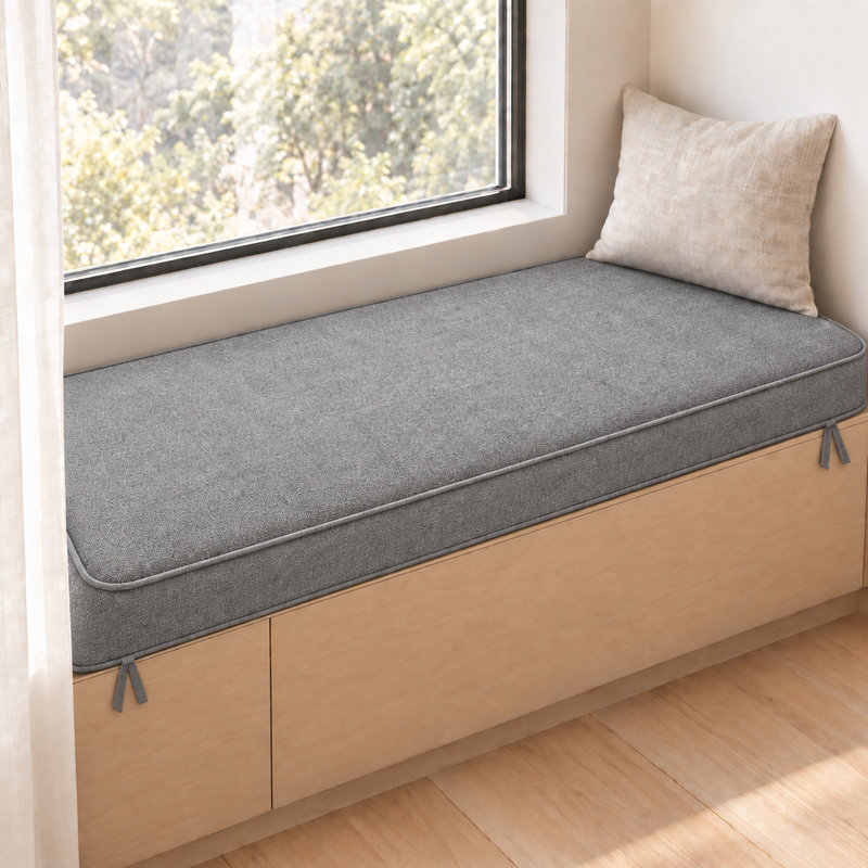 Coussin de banquette sur mesure de 7,6 cm de haut avec double passepoil et 2 attaches pour banquette de salle à manger ou coin repas.