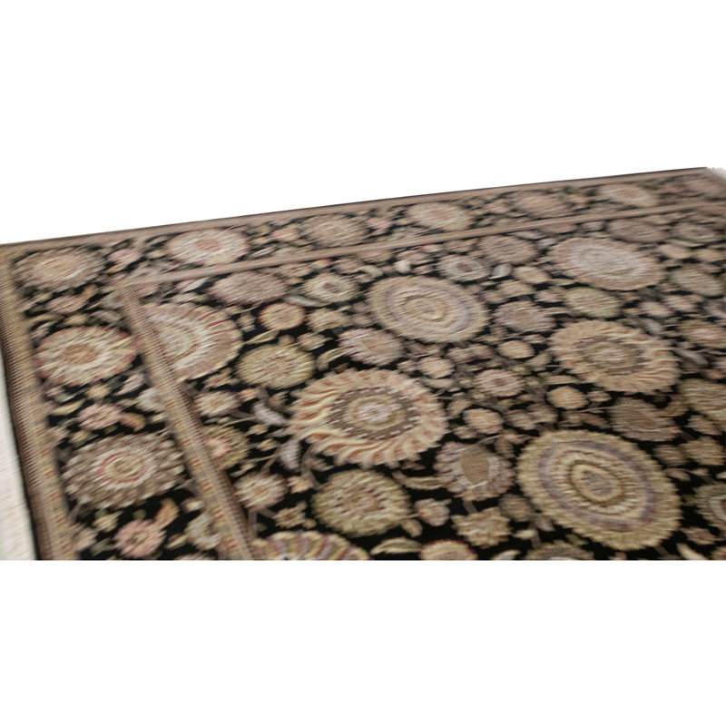 Tapis noir noué à la main de haute qualité