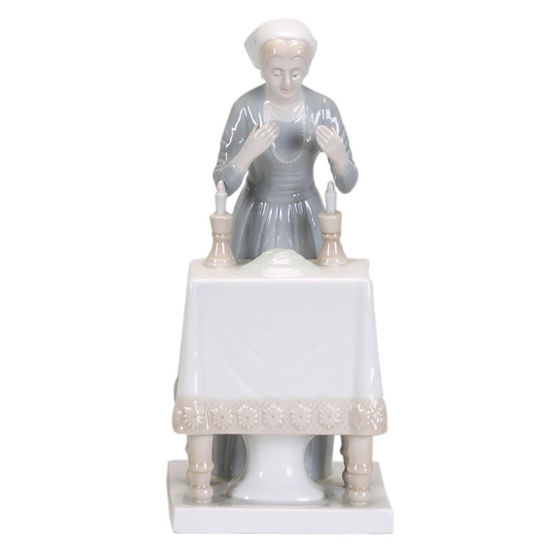 Figurines & Sculptures