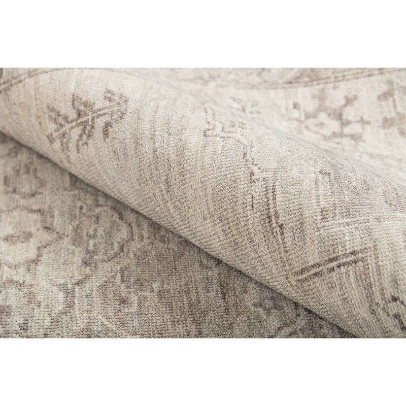 Hand Knotted Wool Oriental Area Rug in Light Green/Beige, Rectangle 5' x 8'
