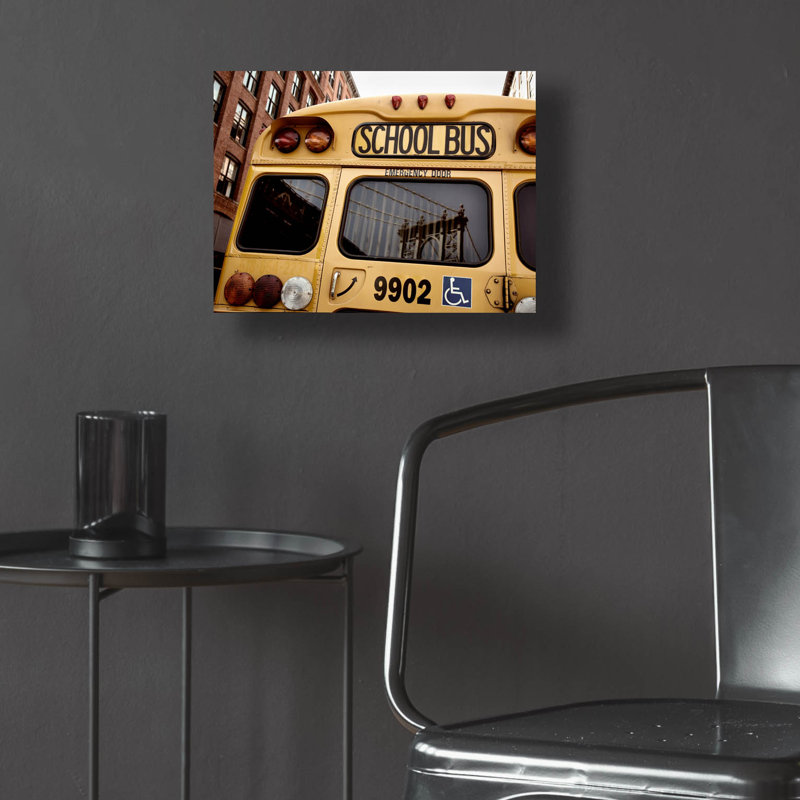 «NYC School Bus» par Nina Paponcek, H 12 po x l 16 po x P 0,13 po