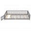 Lit plateforme au plancher avec clôture et porte-734575705-734575707