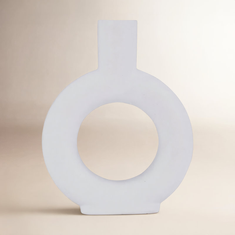 Vase moderne en céramique blanche avec motif rond sculptural, Ivoire