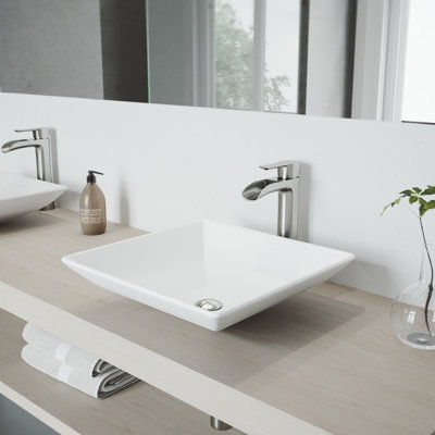 Lavabo de salle de bain vasque carré fait à la main en pierre blanche avec robinet