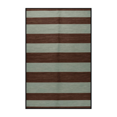 Tapis brun à rayures horizontales lavable à la machine