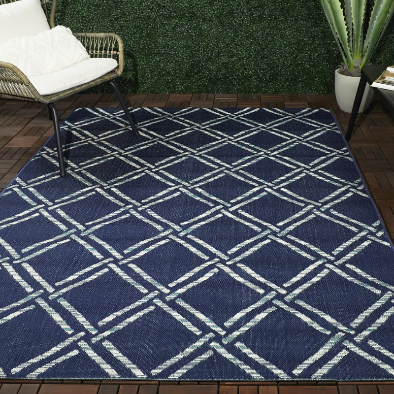 Tapis intérieur / extérieur bleu marine Mendocino, Rectangle 7 pi 10 po x 10 pi