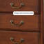 Armoire en bois massif de style américain.