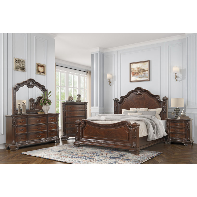 Miroir de style traditionnel avec cadre en bois en noyer