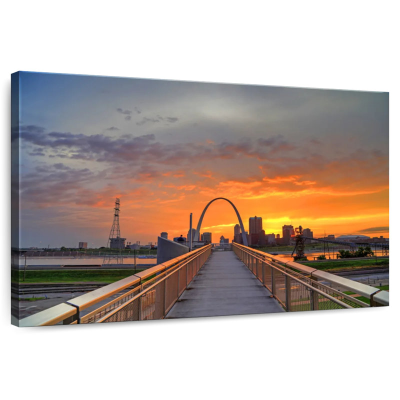 Lilie Way To St. Louis Arch