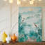 Toile, paysage tropical serein avec verdure luxuriante et flore vibrante, art mural avec deux oiseaux élégamment posés-1620974652