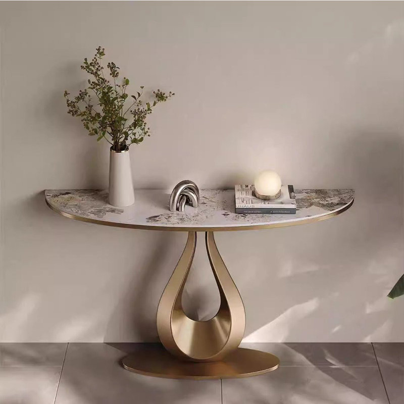 Console Neuman 54,3 po, 33.4" H x 54.3" W x 13.7" D, Doré