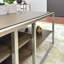 Ensemble de 3 tables basses et 2 tables d'appoint en bois