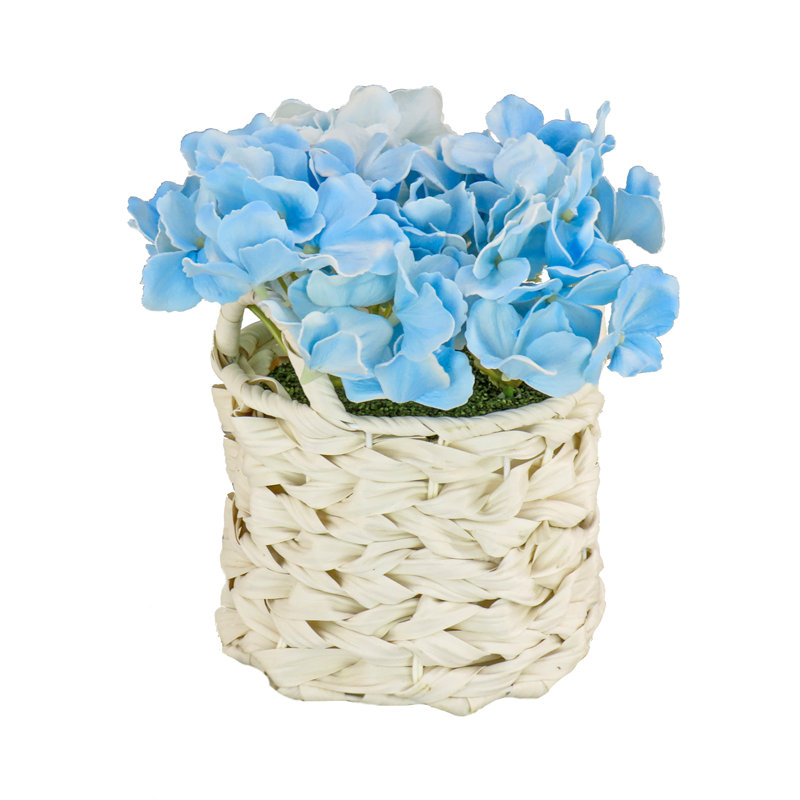 Bouquet d'hortensias dans un panier blanc, Bleu