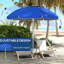 Parasol de plage d'extérieur avec hauteur réglable et fonction d'inclinaison, protection 40+, 2 crochets pour porte-gobelet, abat-jour ventilé bleu portatif et ventilé pour le plaisir