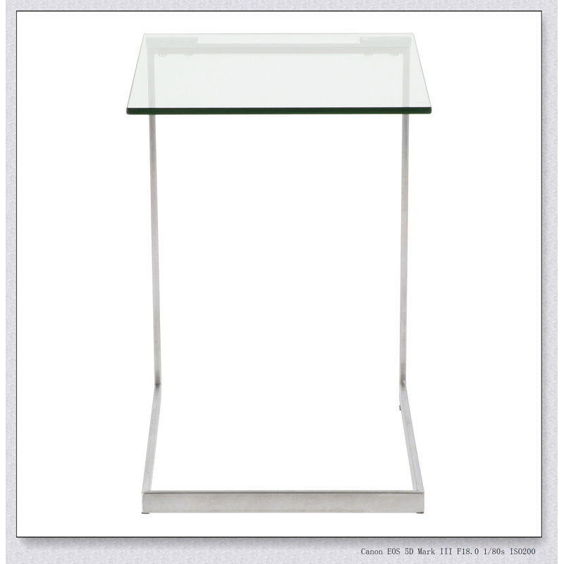Table de bout contemporaine en verre transparent Zenn, parfaite pour les intérieurs modernes et peu encombrante