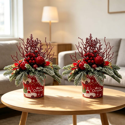 Lot de 2 mini décorations de Noël pour bureau, centre de table floral artificiel avec baies rouges, boule de Noël et aiguilles de pin givrées, seau imprimé « Joyeux Noël » pour la décoration de table de fête à la maison