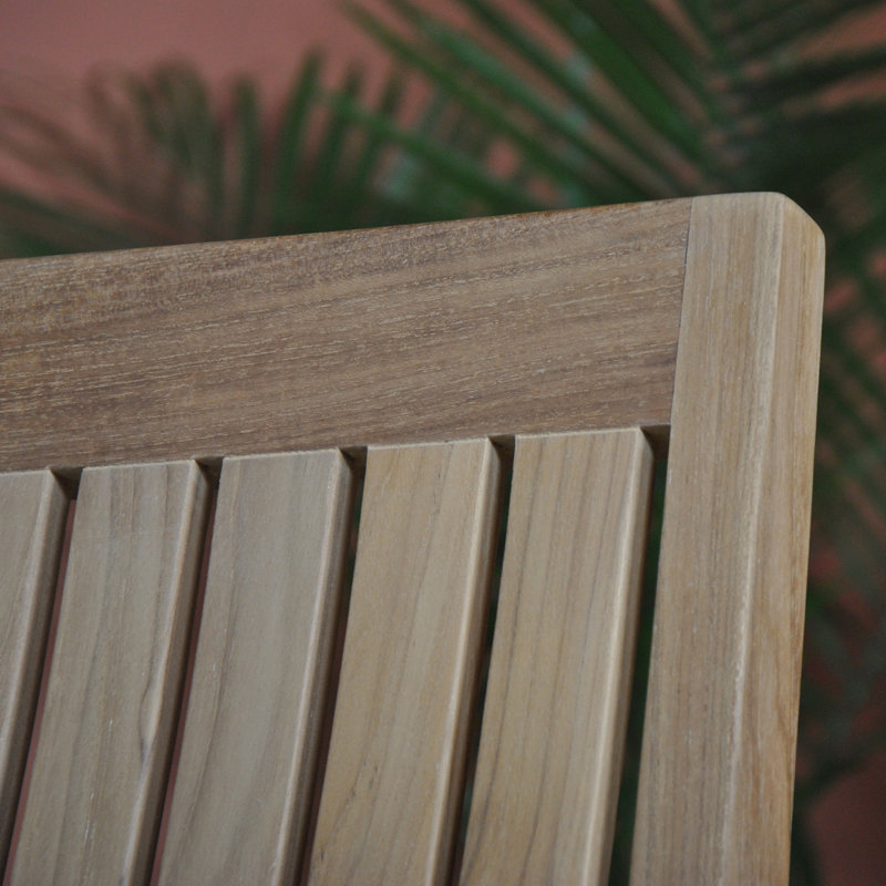 Chaise de patio empilable en teck Vassallo