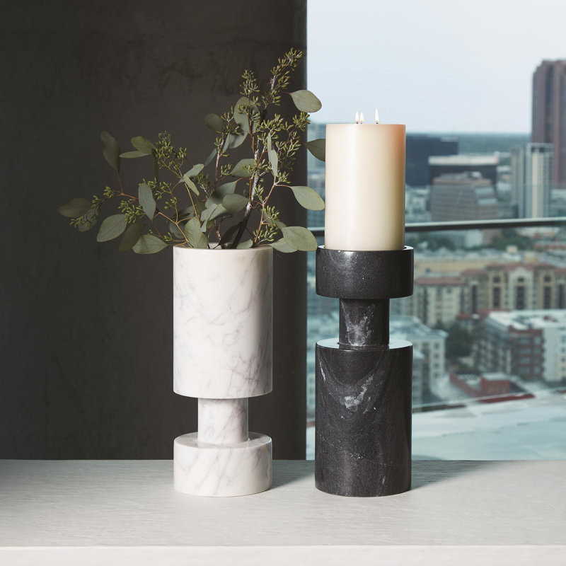 Luc Vase, Black