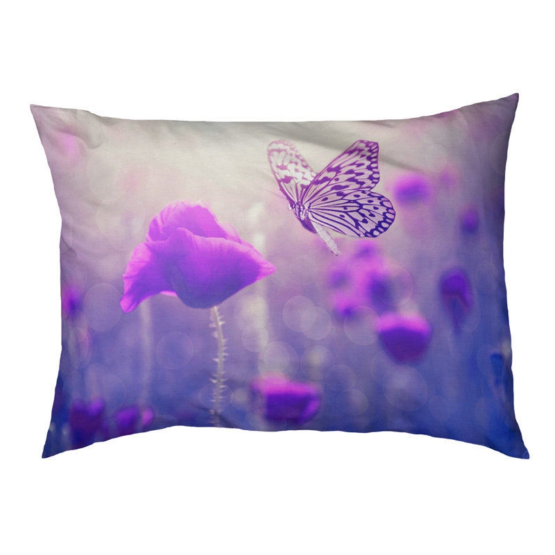 Coussin d'extérieur Wedgeworth Butterfly and Rose, Moyen (L 29,5 po x P19,5 po x H 9,5 po), Mauve 