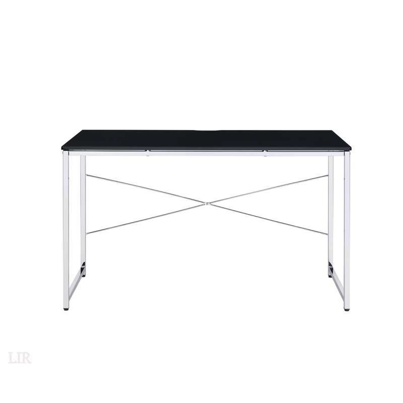 Élégant bureau rectangulaire avec structure en métal chromé et barre transversale en forme de X, parfait pour le bureau à domicile et le bureau