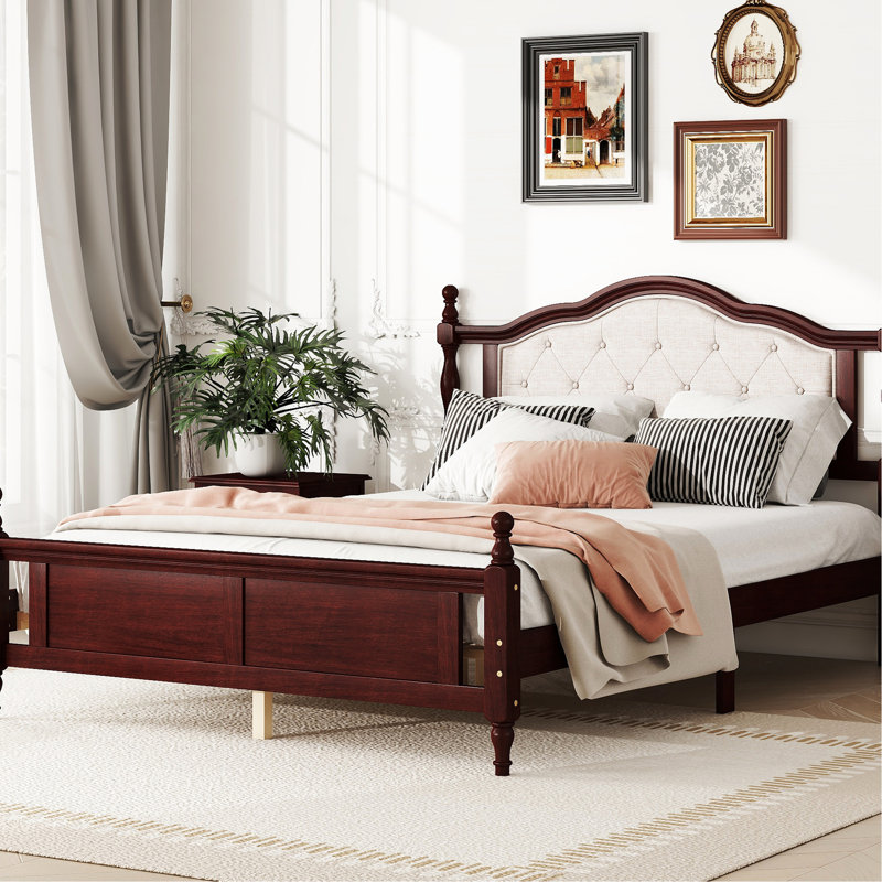 Grand lit avec tête de lit tapissier luxueuse et bois de pin cerise