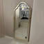 Miroirs pleine grandeur en bois manufacturé arqué-129931373