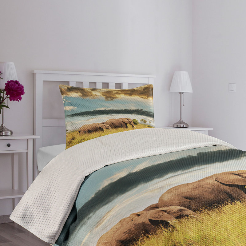 Twin Yellow and Blue Polyester Safari Coverlet Set