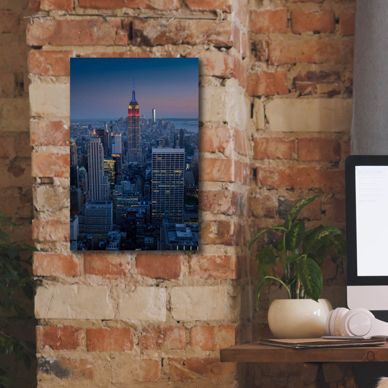 «Midtown» par Rick Berk, art mural sur toile, H 18 po x l 12 po x P 0,75 po