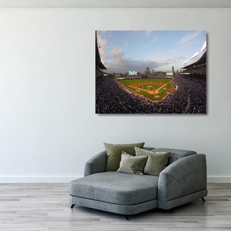 Wrigley Field, H 28 po x l 37 po