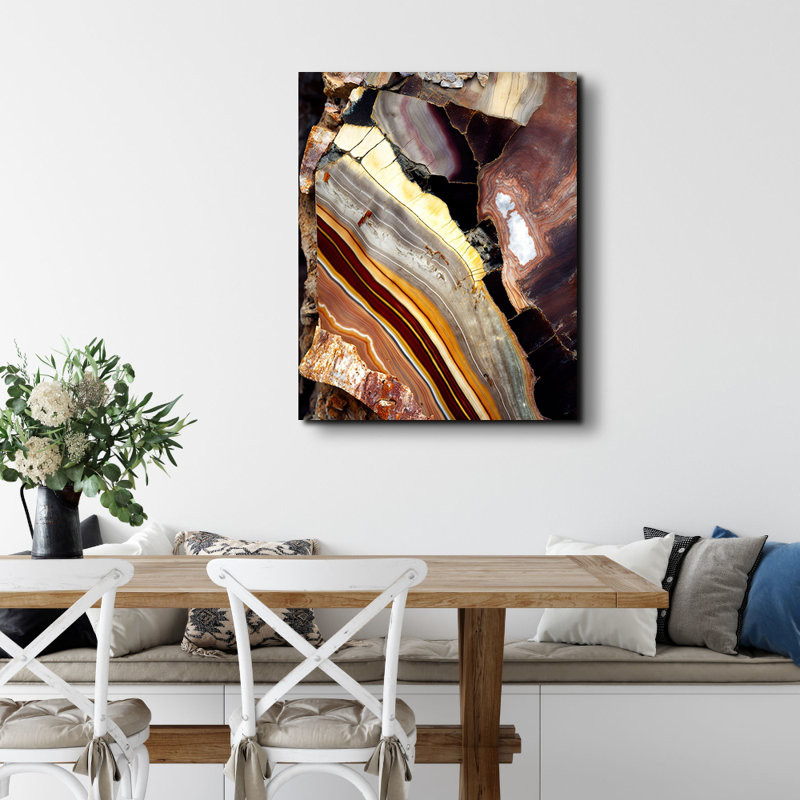 «A Petrified Classic I» par Maki - impression sur toile tendue, H 18 po x l 15 po x P 1,5 po